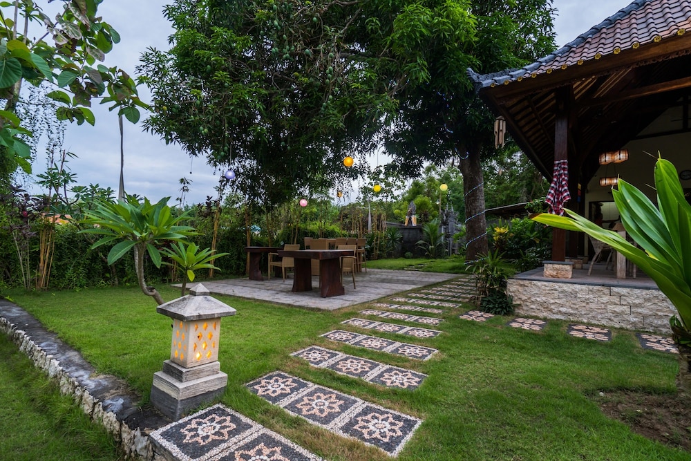 Sunset Garden Nusa Lembongan