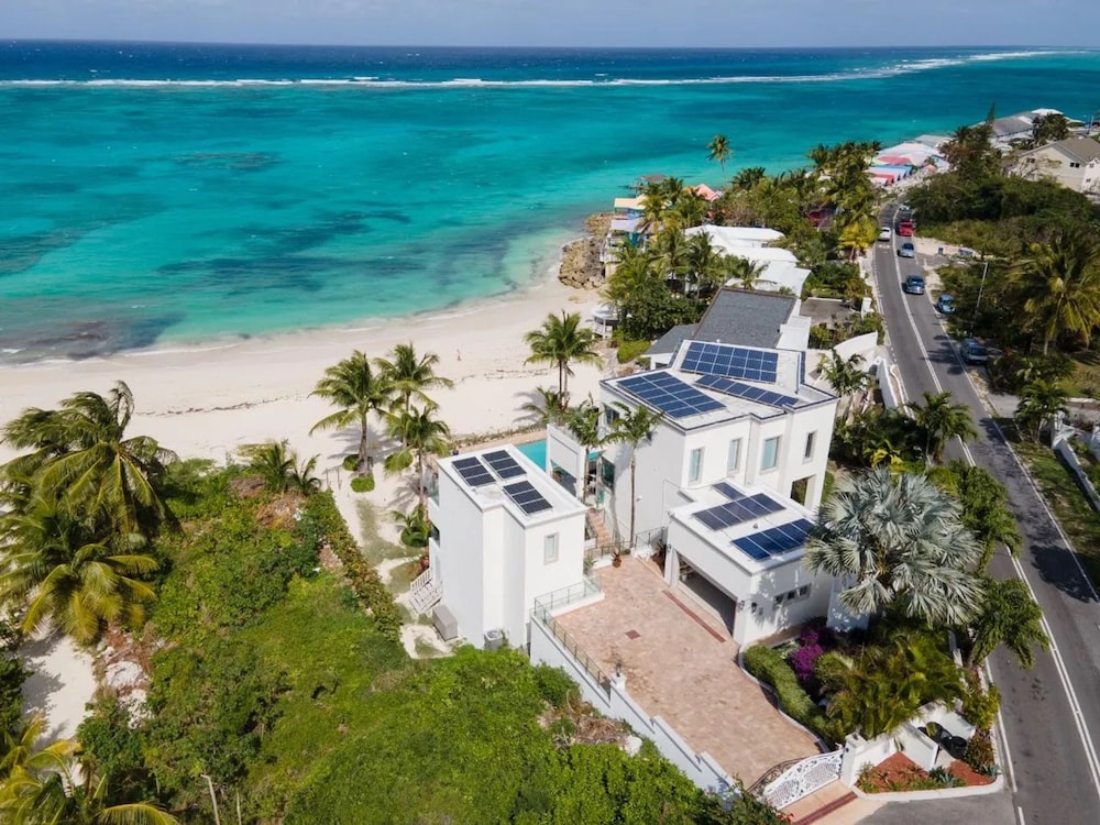 Trinity Villa in New Providence