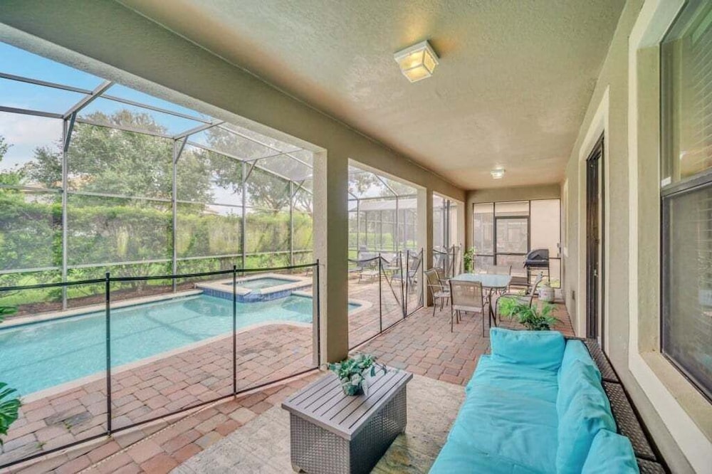 Incredible Pool Spa & Game Room Private Home! 6 Bedroom Villa
