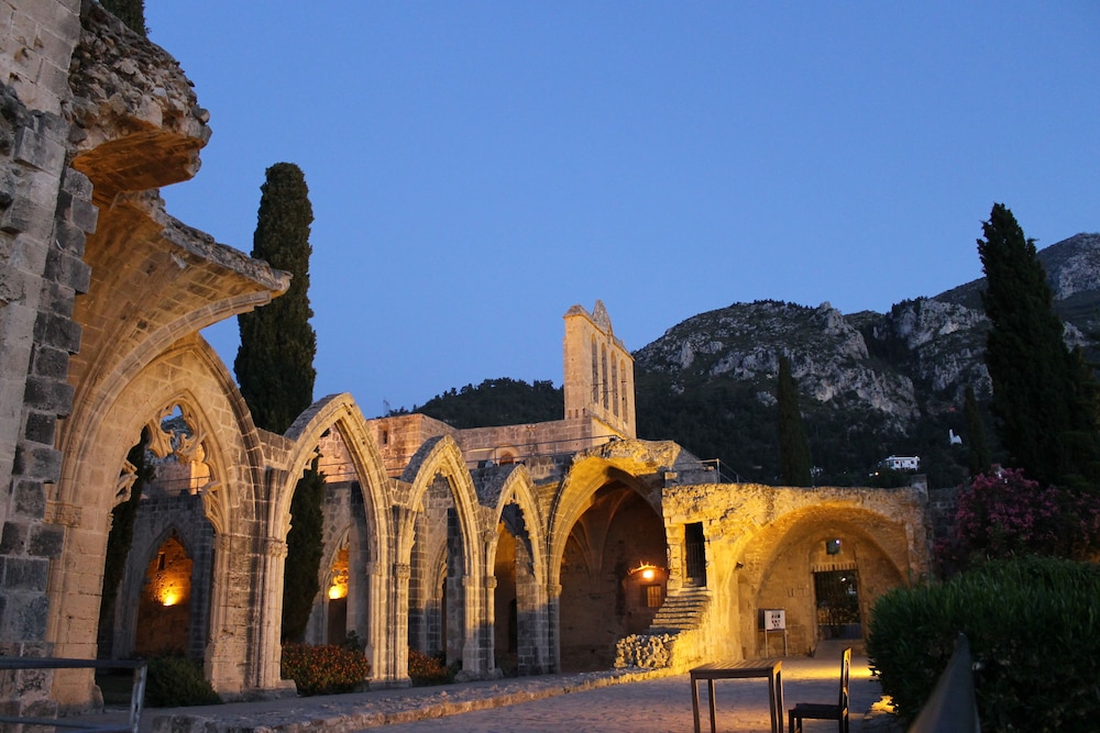 Hera Kyrenia Gardens