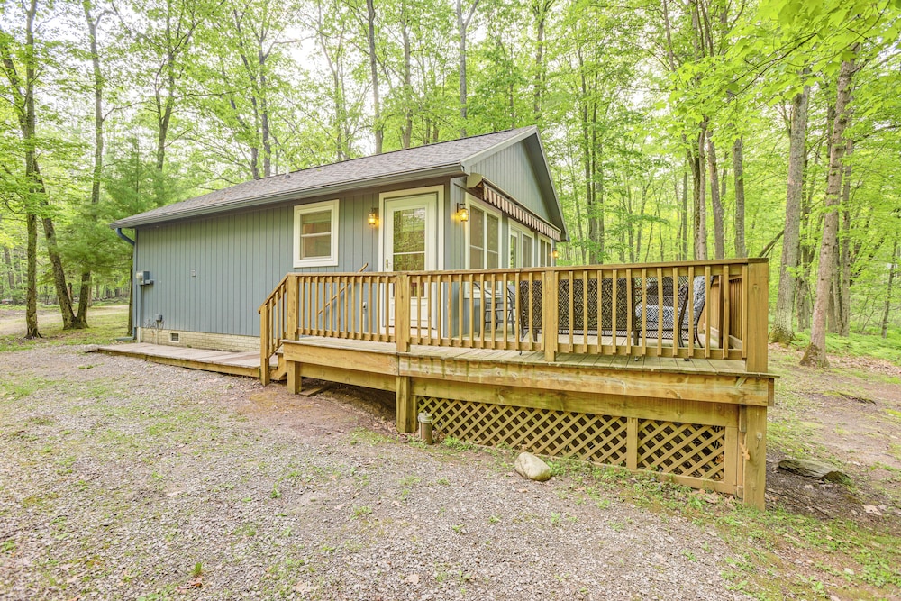 Wooded Country Home w/ Spacious Deck in Farwell!