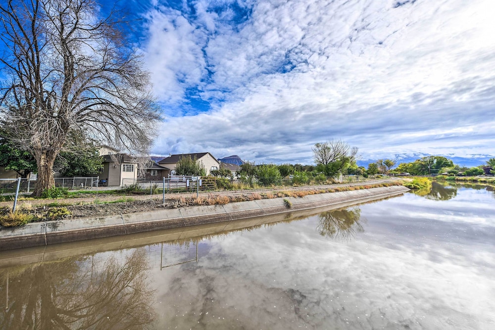 The Vineyard Country Farm Home at Grand Valley view 5