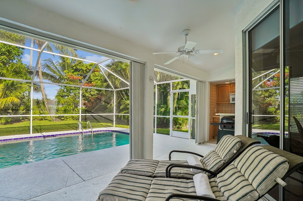 Relaxed Tropical Retreat 5 Miles To Beach 3 Bedroom Home