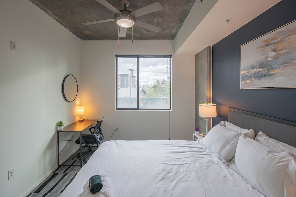 ROVE LIVING/KL - Roosevelt Point