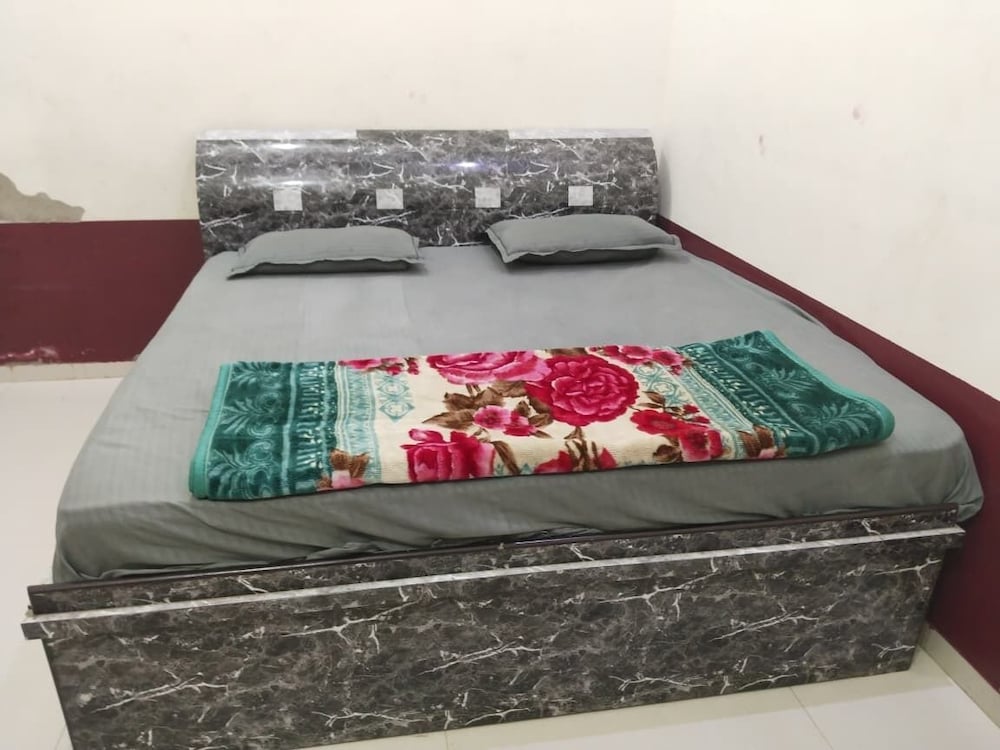 HOTEL K K PALACE