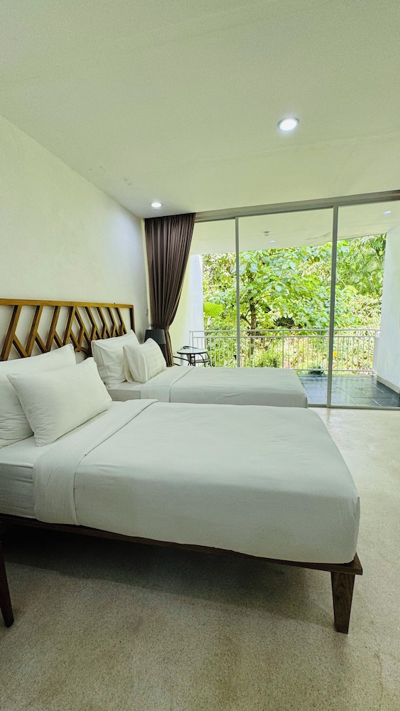 3 BD Pool Villa at Famvida Villa Ubud view 2