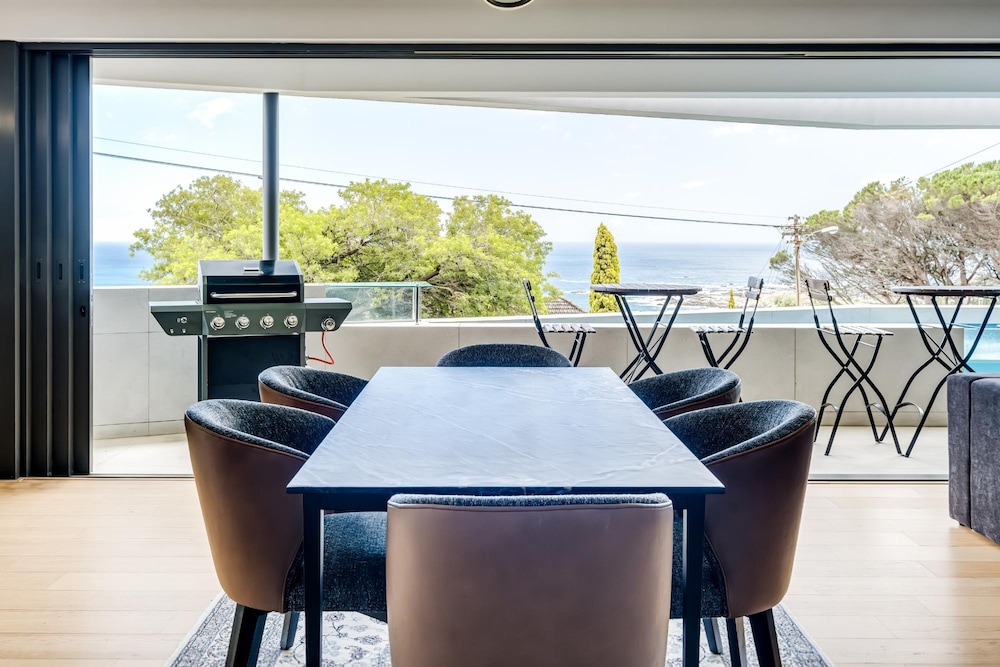 4BR Camps Bay Villa w Pool and Garden Casa Meya