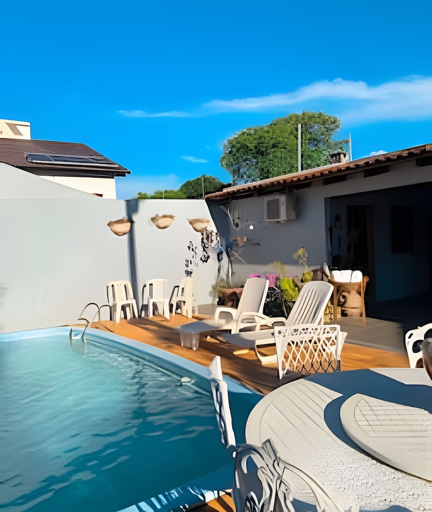 Casa 3 suites 1 quarto piscina AC 10 Hos