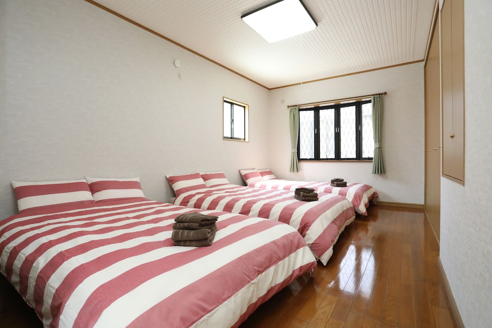Tsuru House