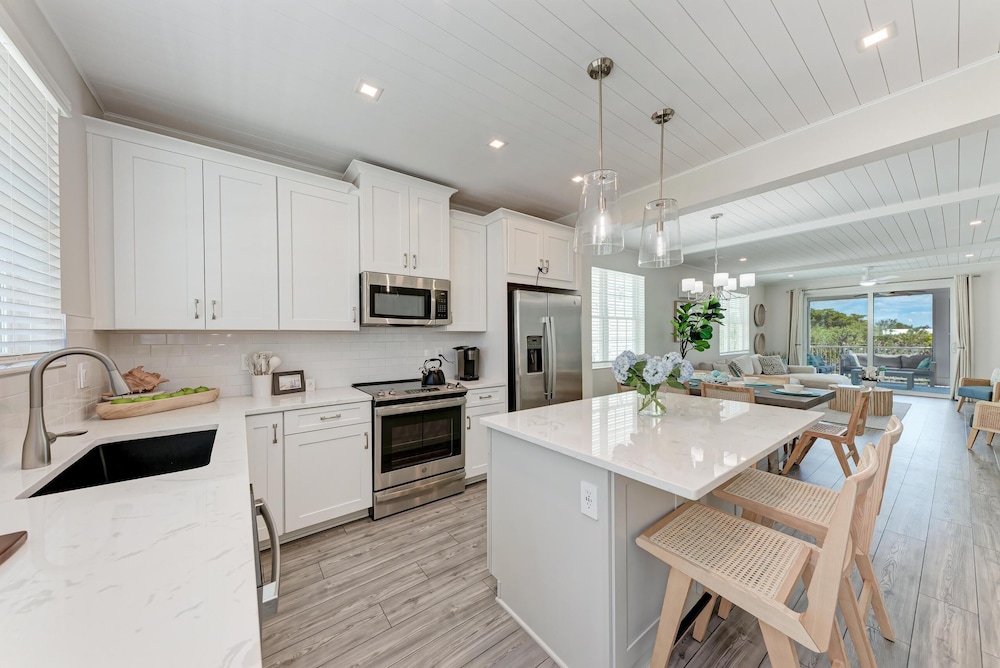 Sweet & Salty Beach House 3 Bedroom Home