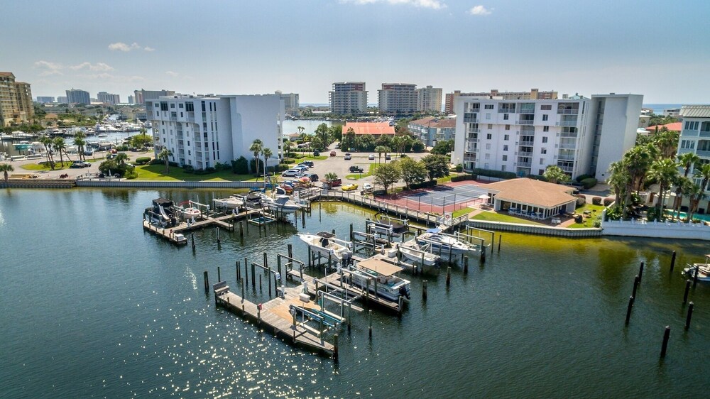 Dolphin Point 604c 2 Bedroom Condo