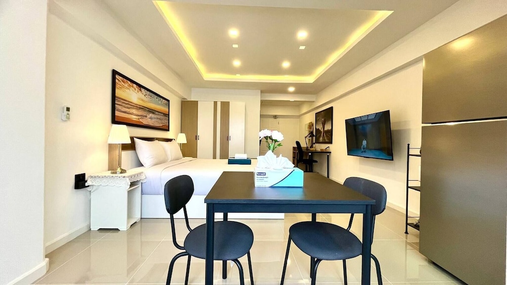 Heritage - Modern Studio Shared Pool, City Centre