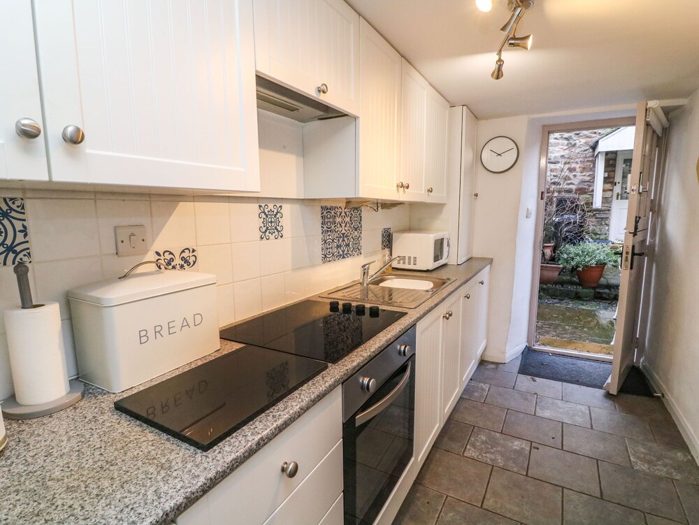 Courtyard Cottage view 5