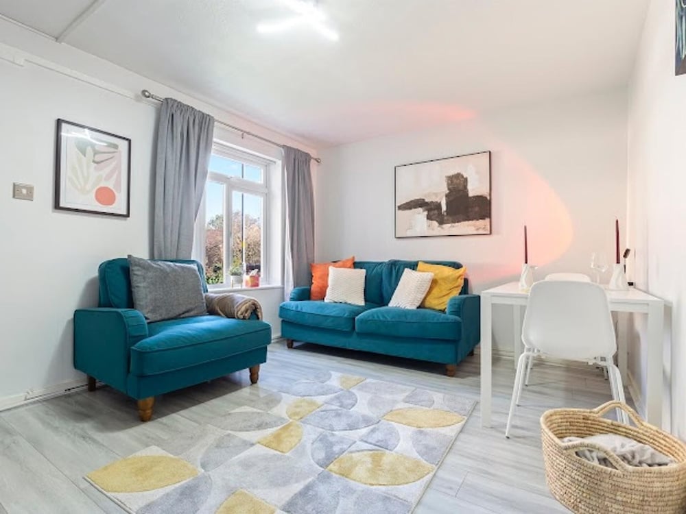 1 Bedroom Apartment Sleeps 4, Free Parking, Tv