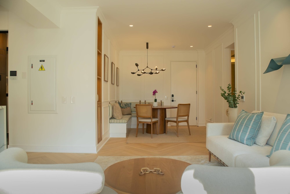 w Lovely 3BR With Incredible Balcony in Miraflores