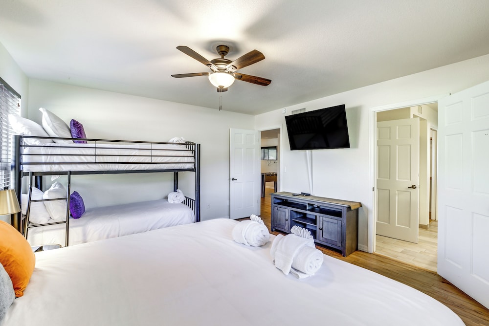 Castle Rock Views: Sedona Retreat w/ Hot Tub!