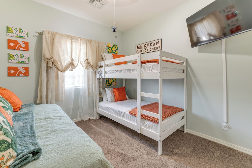 6 Mi to Dtwn Tempe: Pet-friendly Retreat w/ Yard!, photo 22