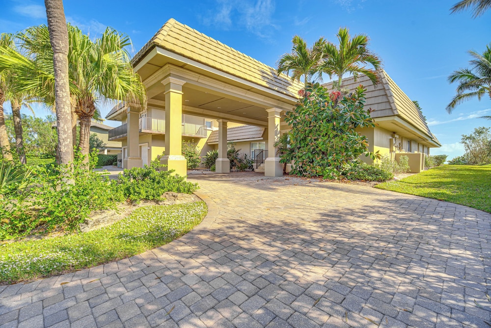Beachfront Melbourne Beach Retreat w/ Pool Table!
