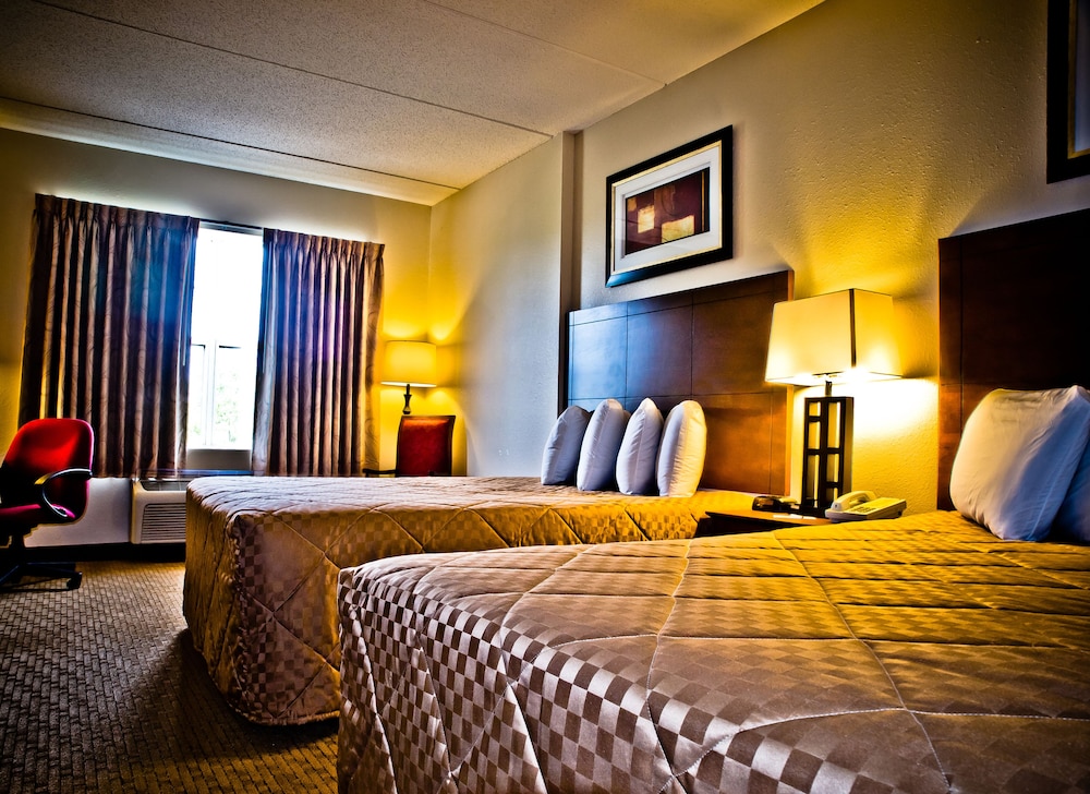 Fayetteville Vacations - Landmark Inn Fort Liberty - Property Image 5