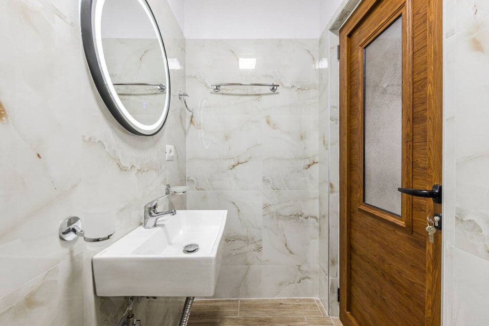 Hillside Apartment Gjirokast r