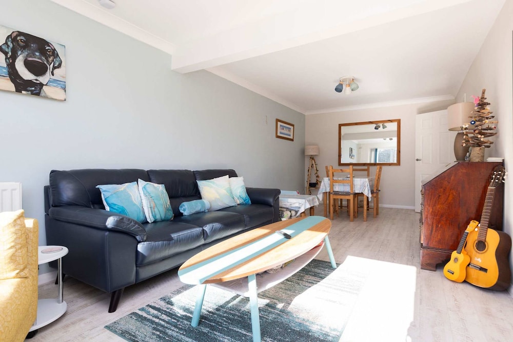 Seaside Retreat - Five Minutes to Beach Village