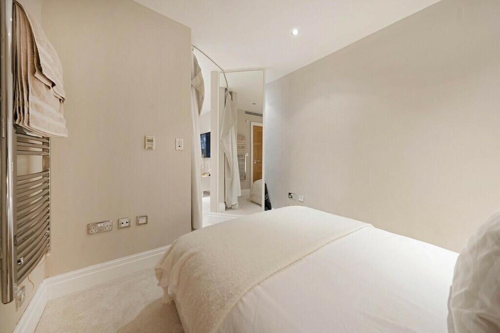 Riverside Retreat in Central London