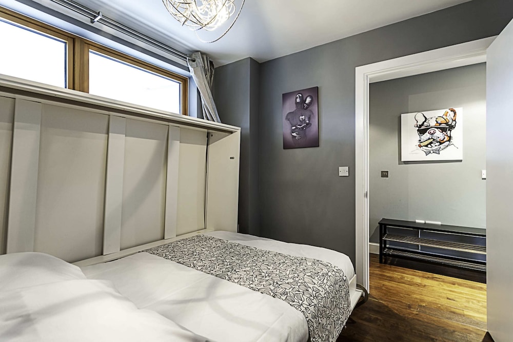 Modern 2-bed Flat, Bethnal Green