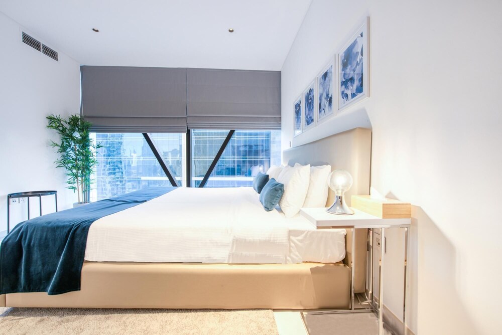 Smart and Contemporary Apt With Burj Khalifa View