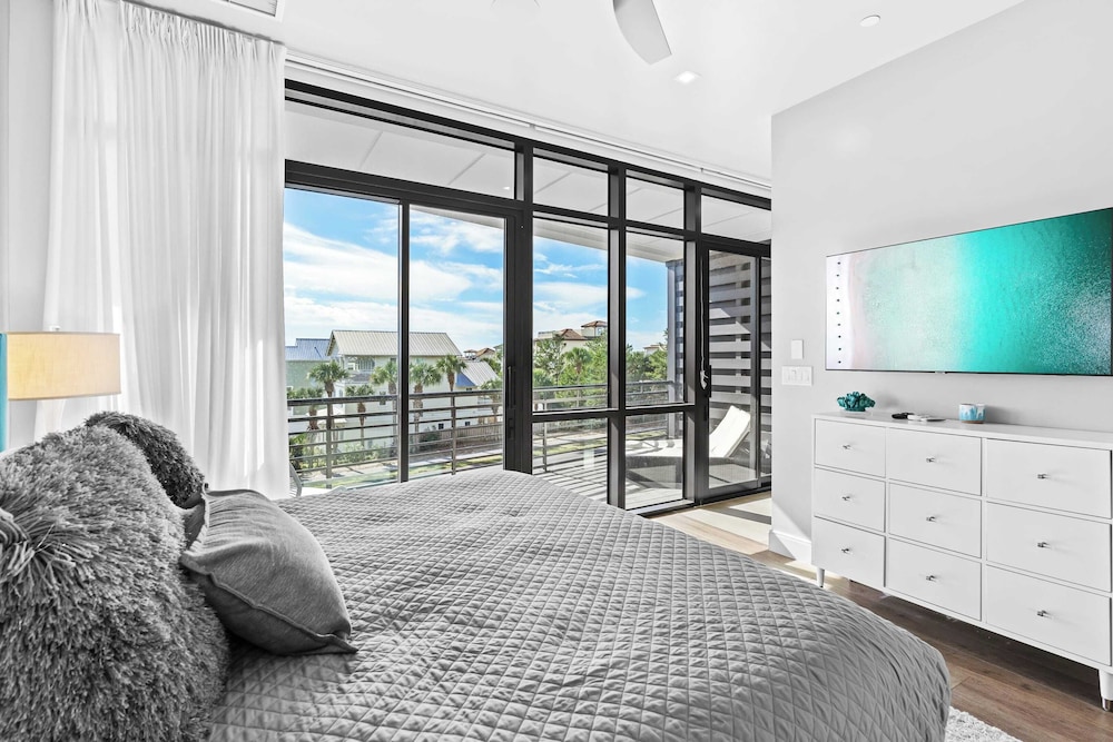 Crest One by Avantstay Rooftop Views, Pool Access, Golf Cart Included
