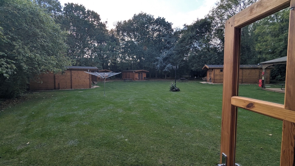 Snowdrop Cabin Retreat, dog Friendly, Peaceful