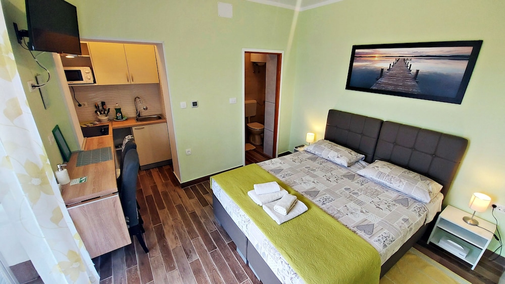Rooms Vila Irma view 3