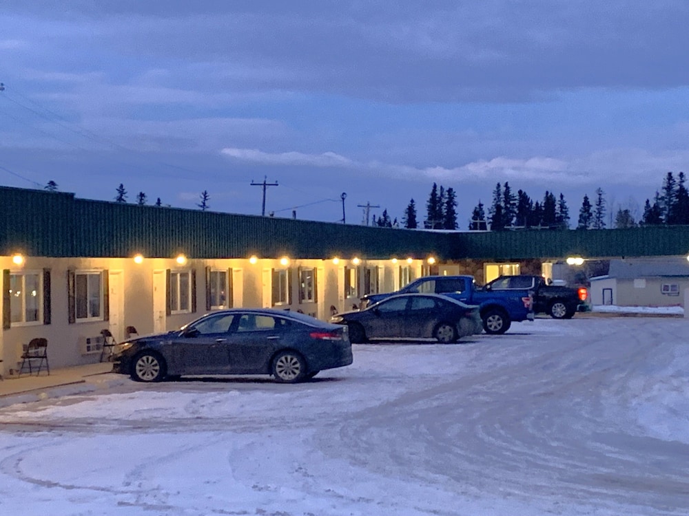 Edson Vacations - Castle Motel Edson - Property Image 15
