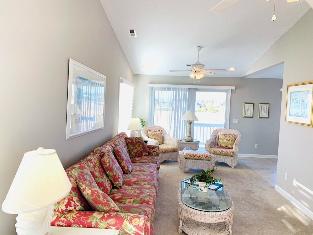 Old Man & The Sea 5 Bedroom Home by RedAwning