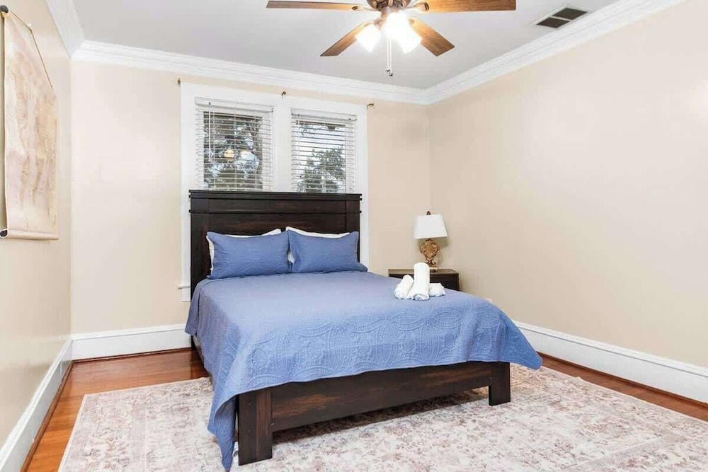 4 Bedroom Historic House, Pool, Downtown Dade City