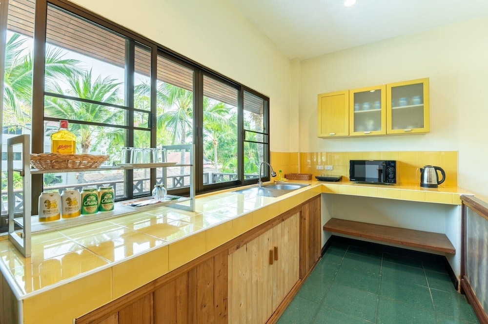 Dolphin Bay Beach Resort
