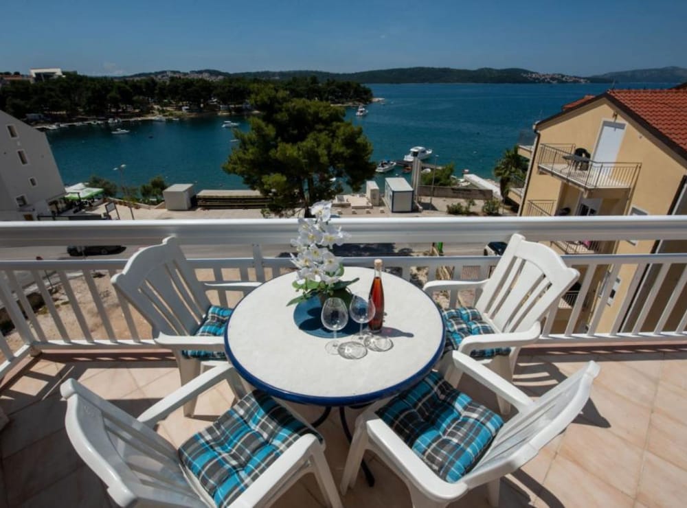 Villa Tomi