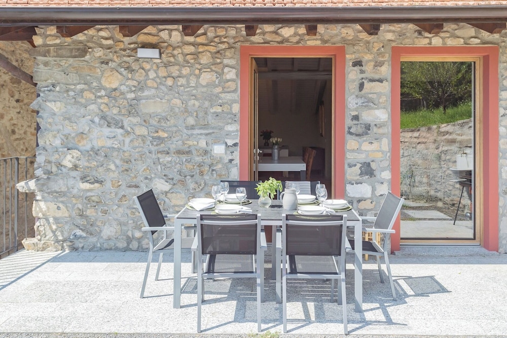 Villetta Abbazia Acqua Dolce - With Stunning Terrace by Rent all Como