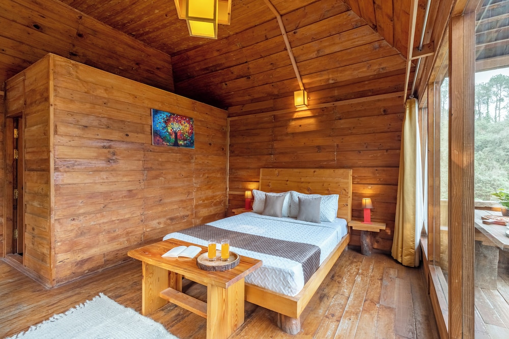 Alaya Stays Suro Woodcrest Chalet
