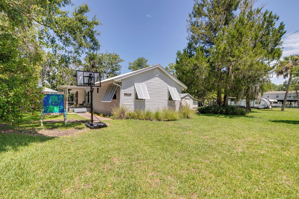 Waterfront Florida Abode w/ Deck, Grill & Fire Pit view 3