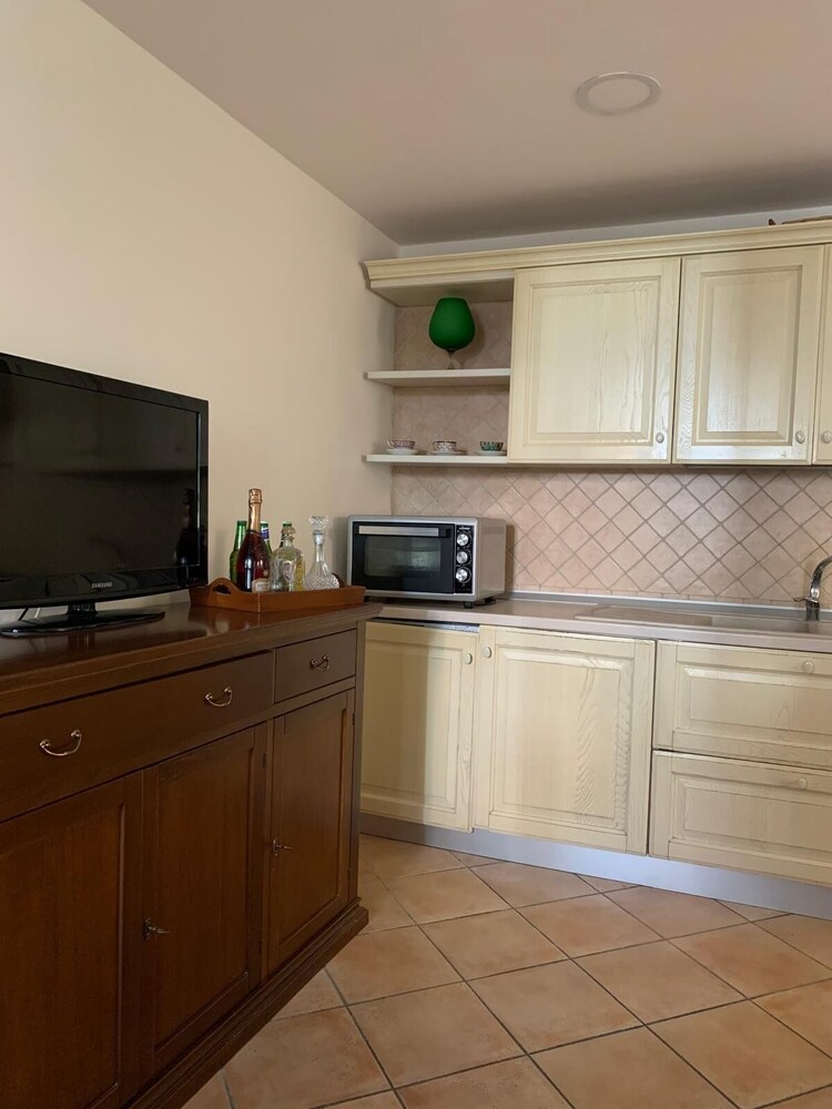 Annygiò House - De Vivo Realty