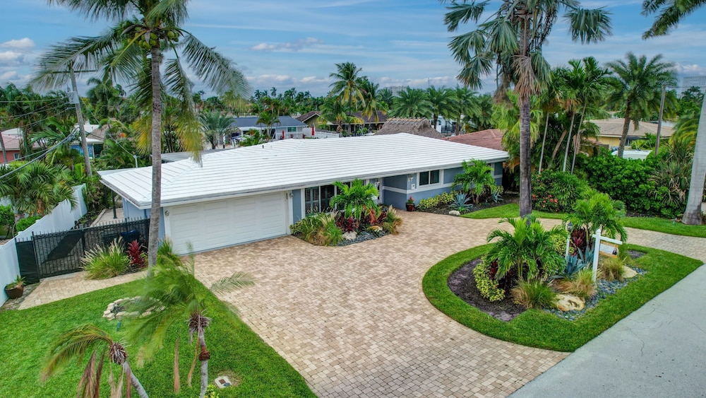 Waterfront Paradise Chic 3 BDR