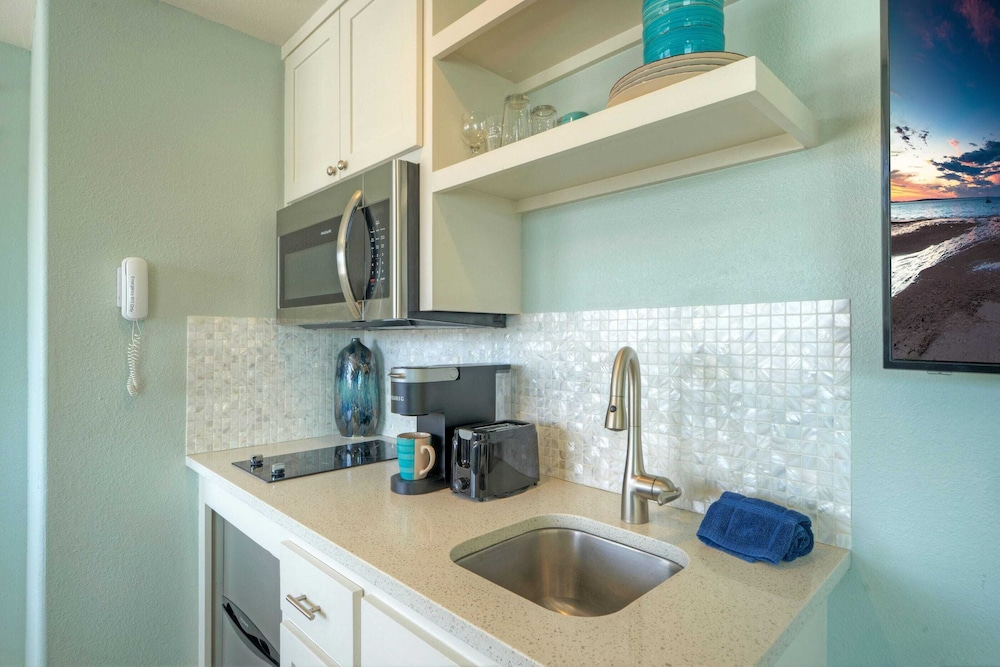 Trout Street Buyout 3 Port A Marina-front Homes Water Views + Pet-friendly Options 16 Guests