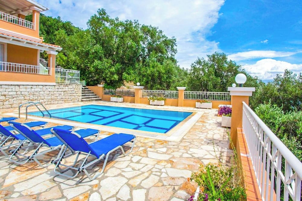 Villa Elena Costa