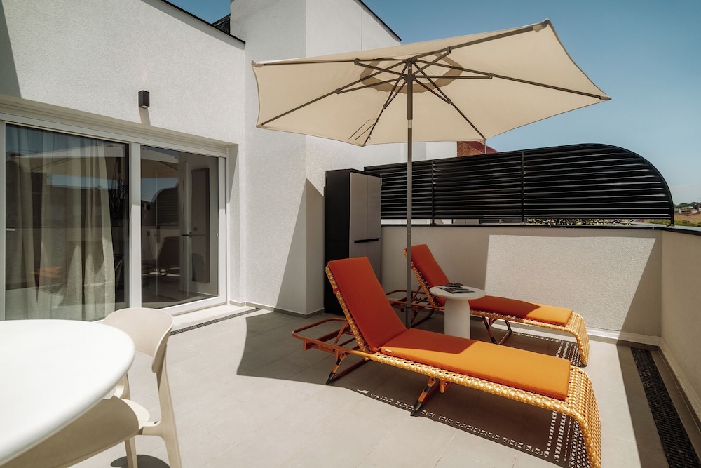 Via Monte Apartments