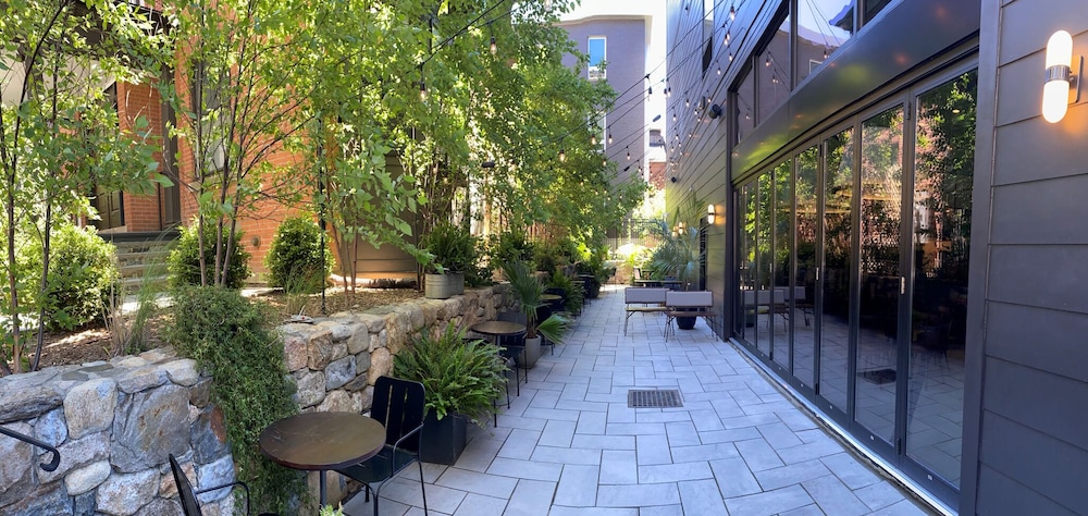 Hartford Vacations - The Blake Hotel - Property Image 6