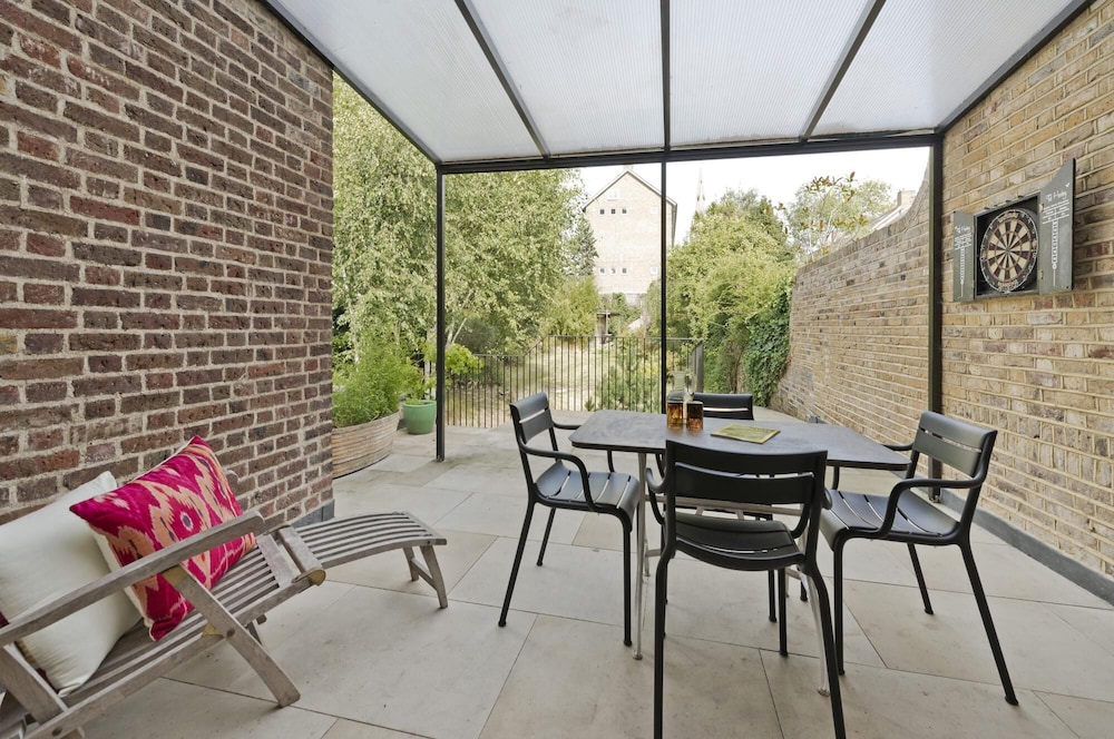 outdoor bbq area