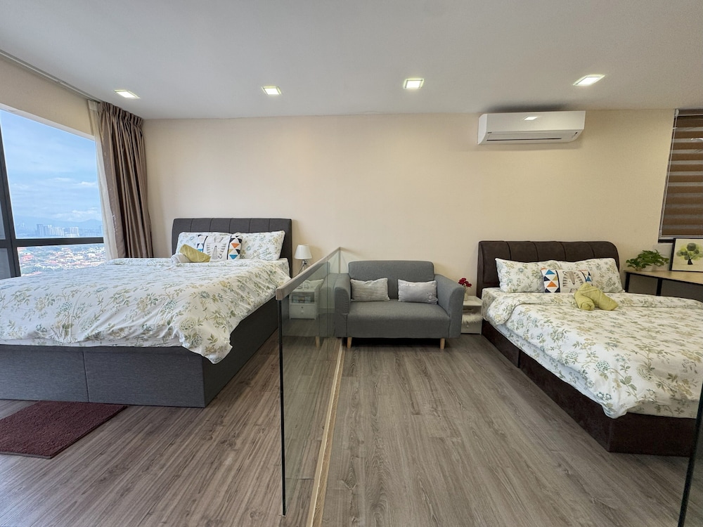 Spacious Duplex Oasis Icon City