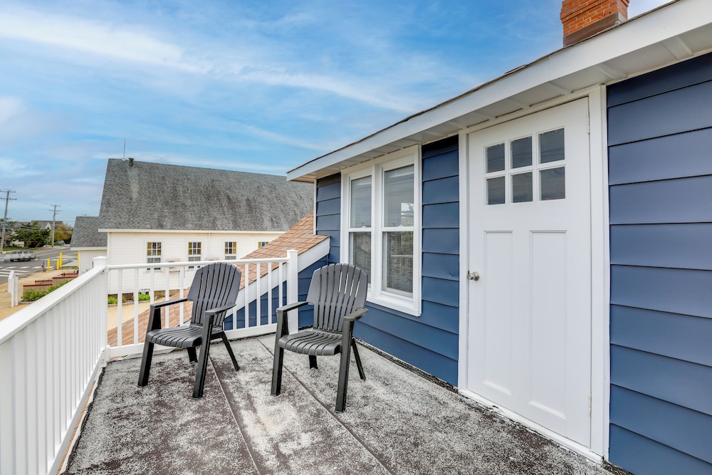 8 Mi Barnegat Lighthouse: Apt w/ Balcony!