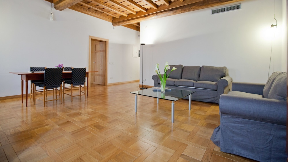 Rental in Rome Pantheon Suite