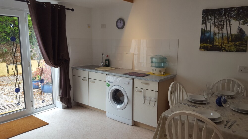 Immaculate 1-Bed Lodge Newton Abbot Torquay view 4